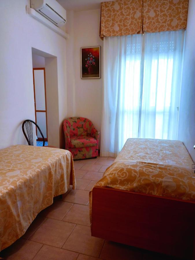 Hotel Casadei Ріміні Екстер'єр фото